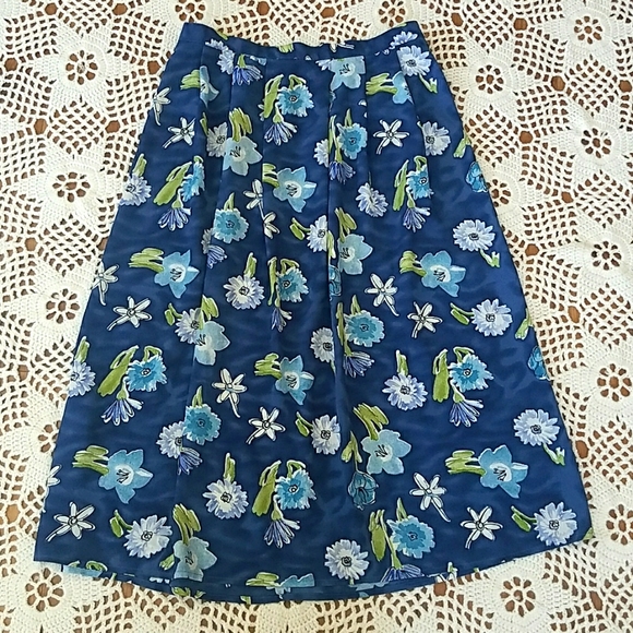 Vintage Floral Maxi Skirt - Picture 2 of 9